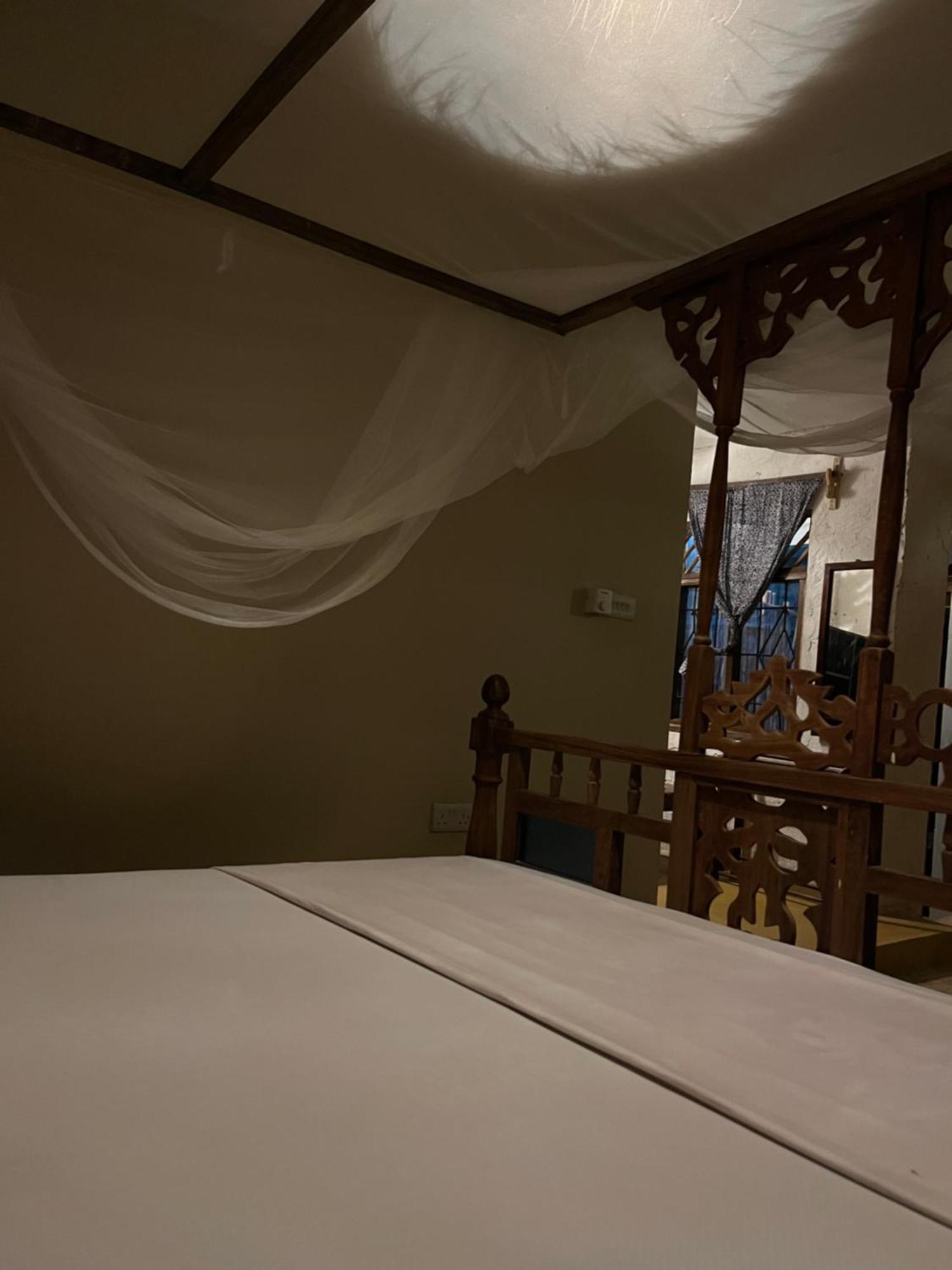 Sazani Beach Lodge And Tidal Lounge นูงวี ภายนอก รูปภาพ