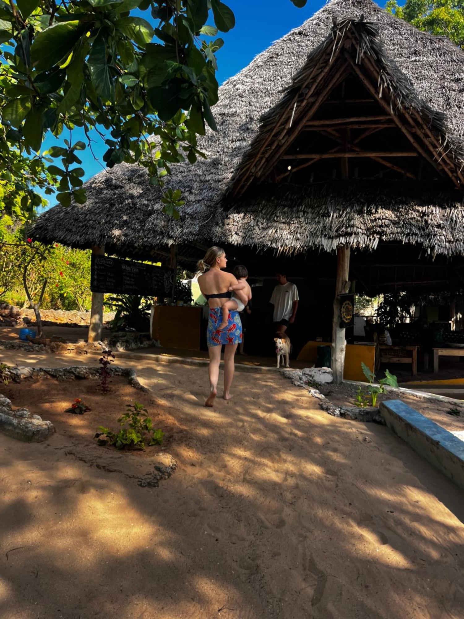 Sazani Beach Lodge And Tidal Lounge นูงวี ภายนอก รูปภาพ