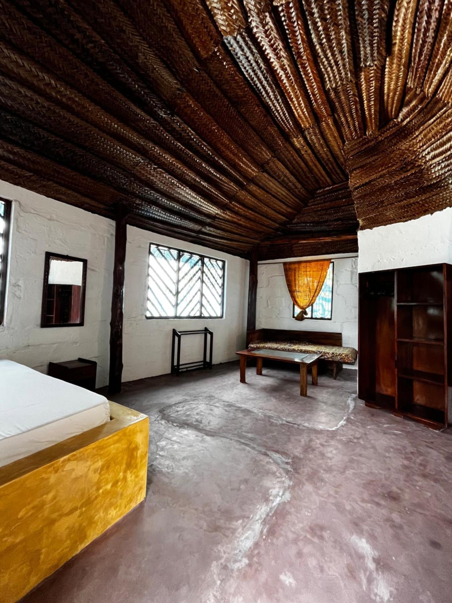 Sazani Beach Lodge And Tidal Lounge นูงวี ภายนอก รูปภาพ